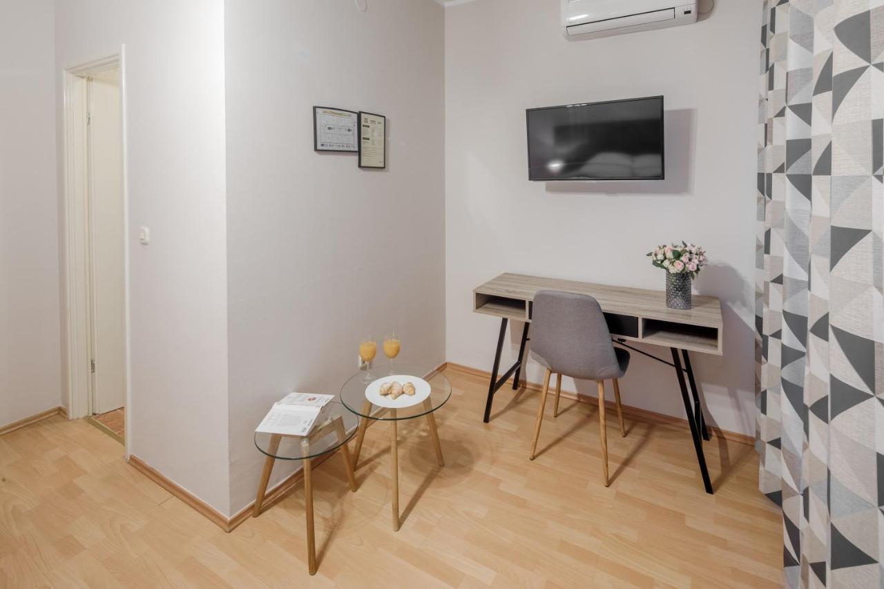 Bed and Breakfast Pansion Waldinger Osijek Exterior foto